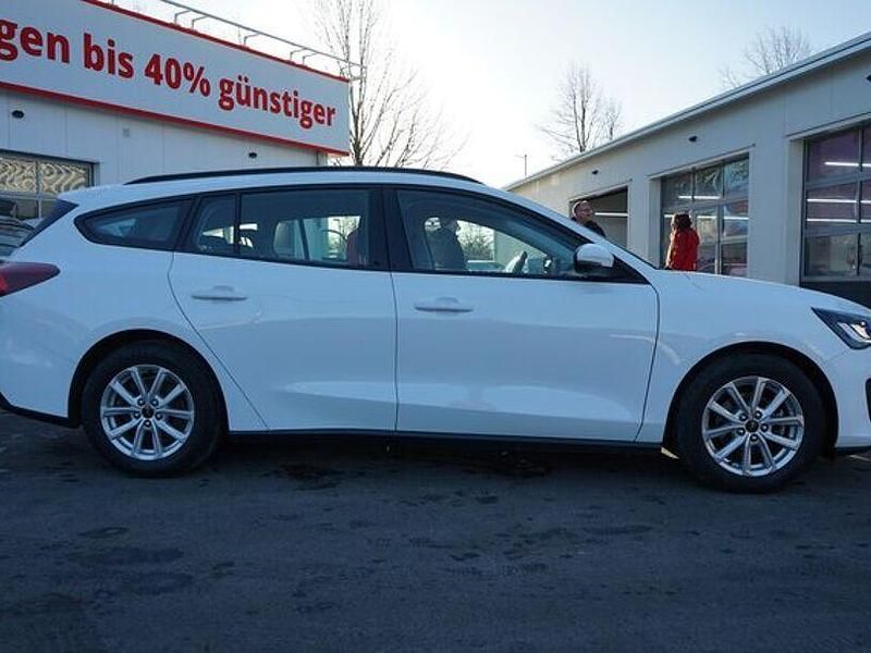 Gebraucht Ford Focus 120 PS (88 kW) 2022 Weiß Kombi