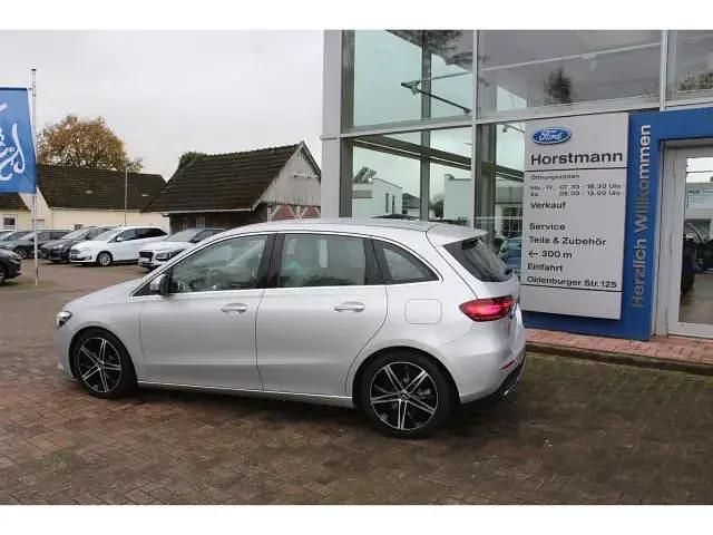 Gebraucht Mercedes B250 224 PS (164 kW) 2023 Iridiumsilber  metalliclack Kleinwagen