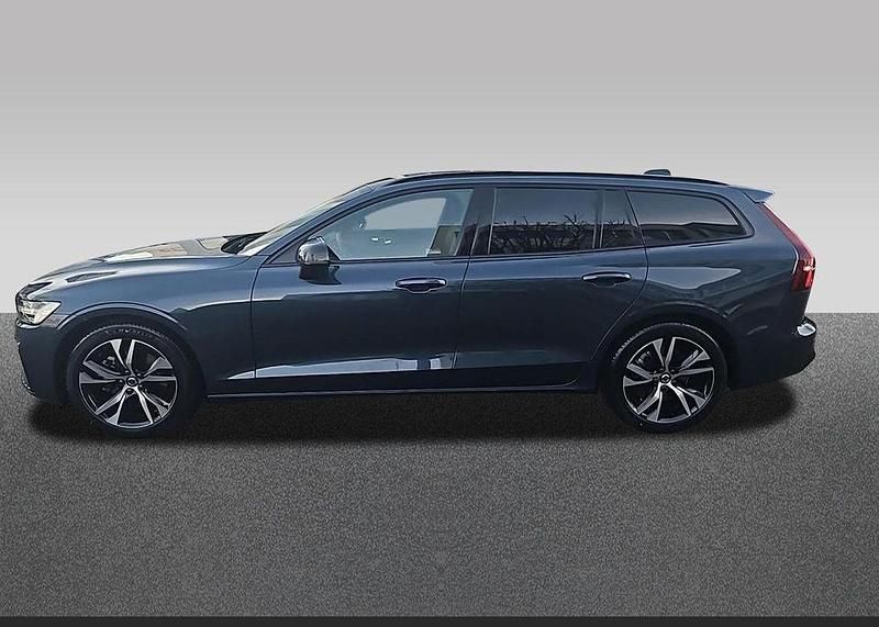 Gebraucht Volvo V60 Plus 197 PS (144 kW) 2025 Blau Kombi