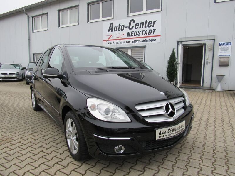 Schwarz Gebraucht 2010 Mercedes B180 Van / Kleinbus | 6.980 € (Teuer) - Bild 1/4