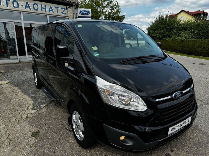 Schwarz iridiumschwarz mica Gebraucht 2017 Ford Tourneo Custom Titanium Van / Kleinbus | 22.490 € (Fairer Preis) - Bild 1/4