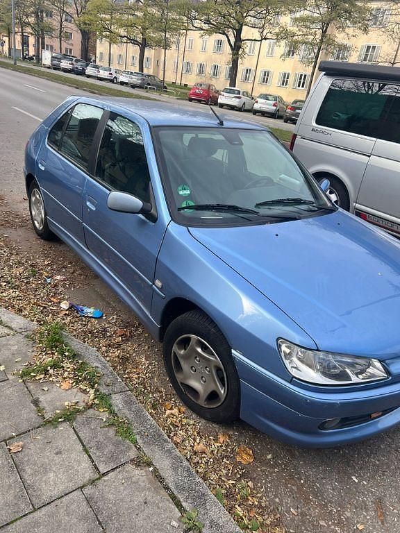 Blau Gebraucht 2000 Peugeot 306 Premium Limousine | 3.300 € (Teuer) - Bild 1/4