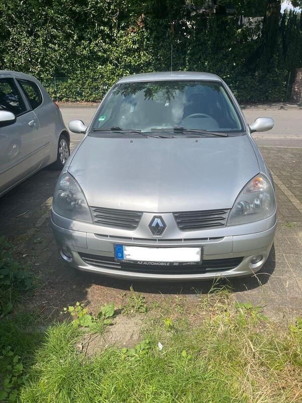 Silber Gebraucht 2004 Renault Clio II Authentique Limousine | 1.400 € (Fairer Preis) - Bild 1/4