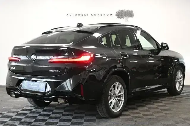 Gebraucht BMW X4 M Sport 190 PS (139 kW) 2024 Schwarz SUV