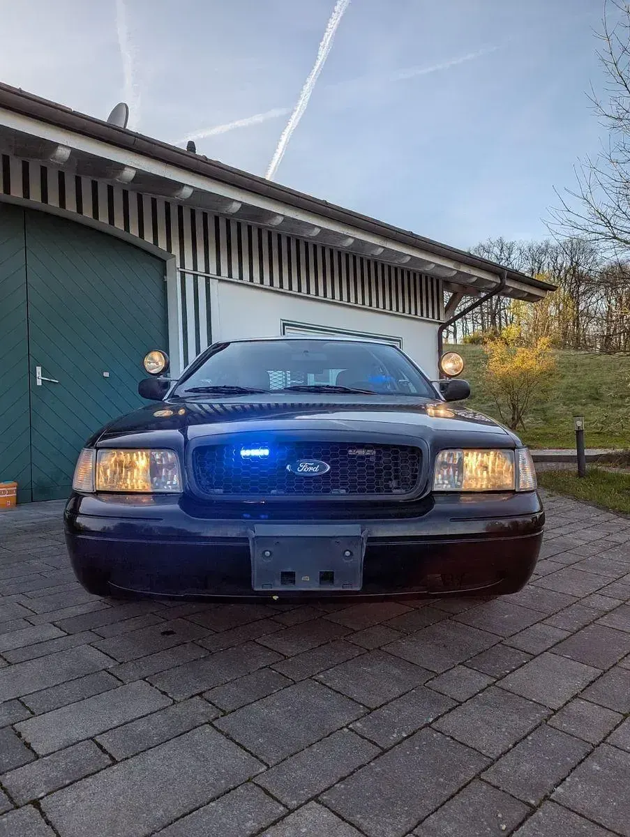 Gebraucht Ford Crown 250 PS (183 kW) 2008 Schwarz Limousine