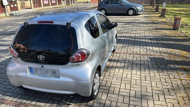Gebraucht Toyota Aygo 75 PS (55 kW) 2011 Kleinwagen