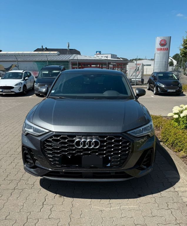 Grau Gebraucht 2021 Audi Q3 Ambiente SUV | 32.900 € (Fairer Preis) - Bild 1/4