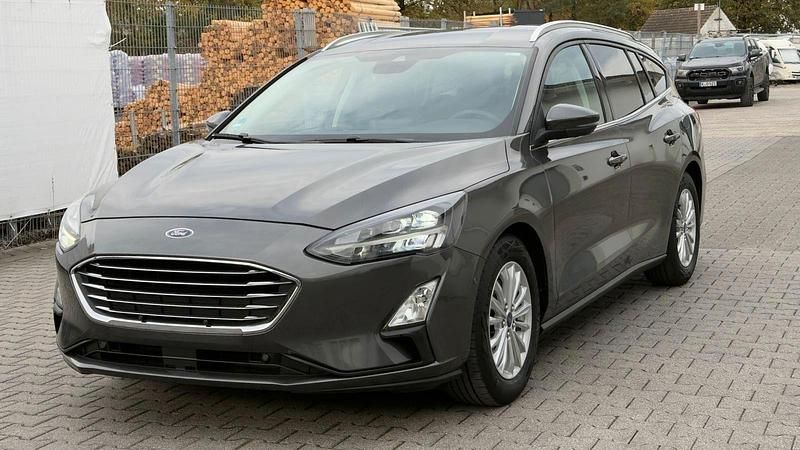 Gebraucht Ford Focus Titanium 120 PS (88 kW) 2020 Grau Kombi
