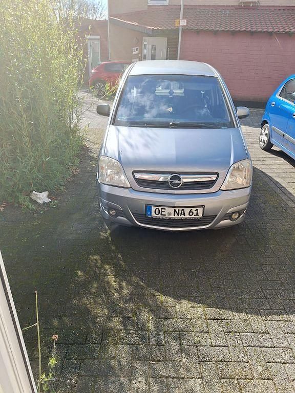 Gebraucht Opel Meriva 101 PS (74 kW) 2008 Silber Van / Kleinbus
