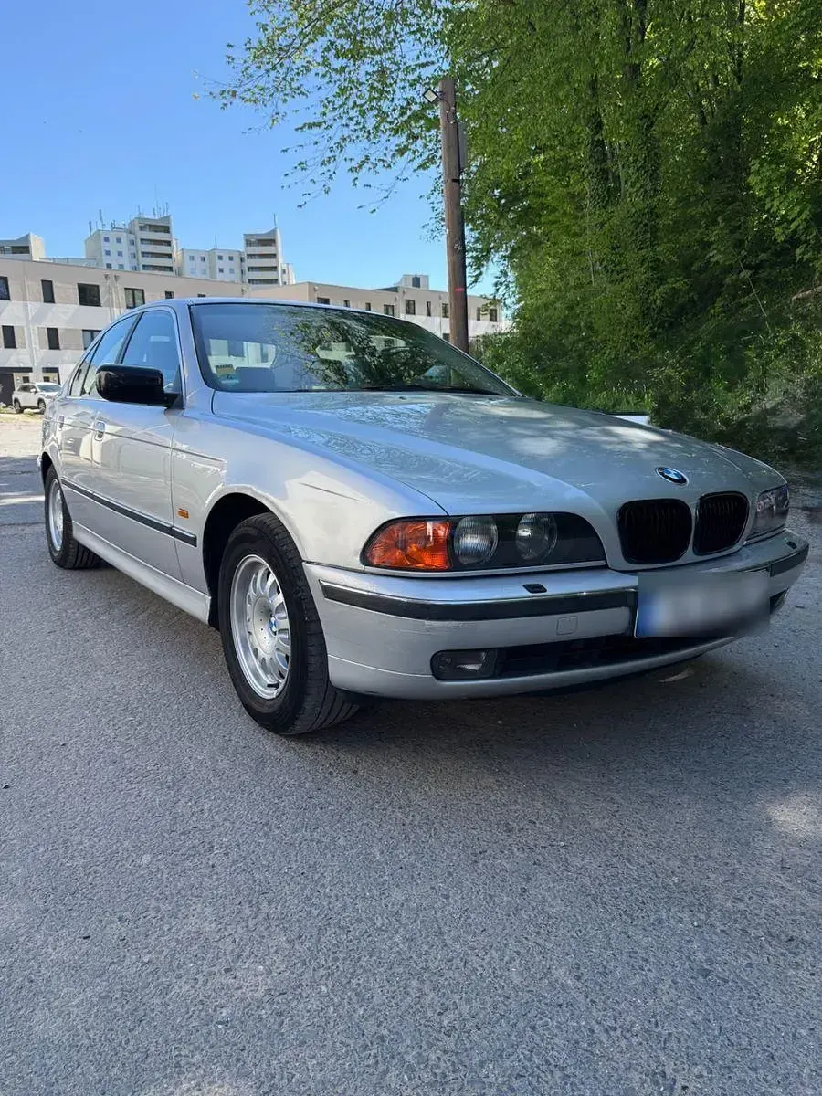 Gebraucht BMW 523 170 PS (125 kW) 1999 Silber Limousine