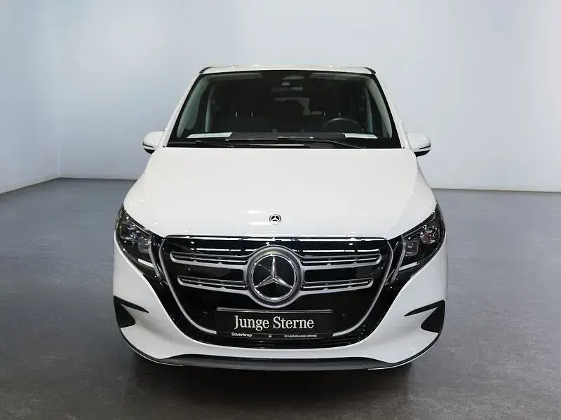 Gebraucht Mercedes EQV300 150 kW (204 PS) 2024 Weiß Van / Kleinbus