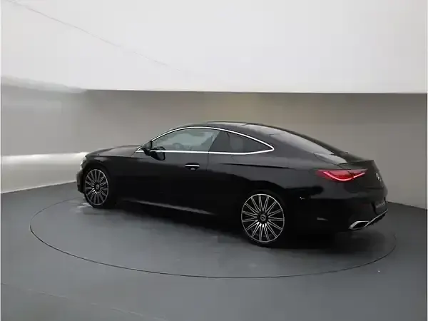 Gebraucht Mercedes CLE200 204 PS (150 kW) 2024 Metalliclack obsidianschwarz Coupé
