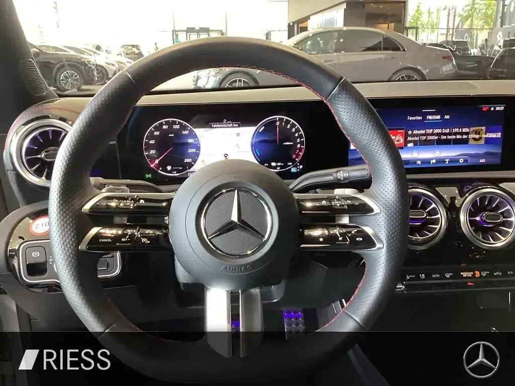 Gebraucht Mercedes CLA250e AMG 163 PS (119 kW) 2024 Metalliclack hightechsilber Coupé