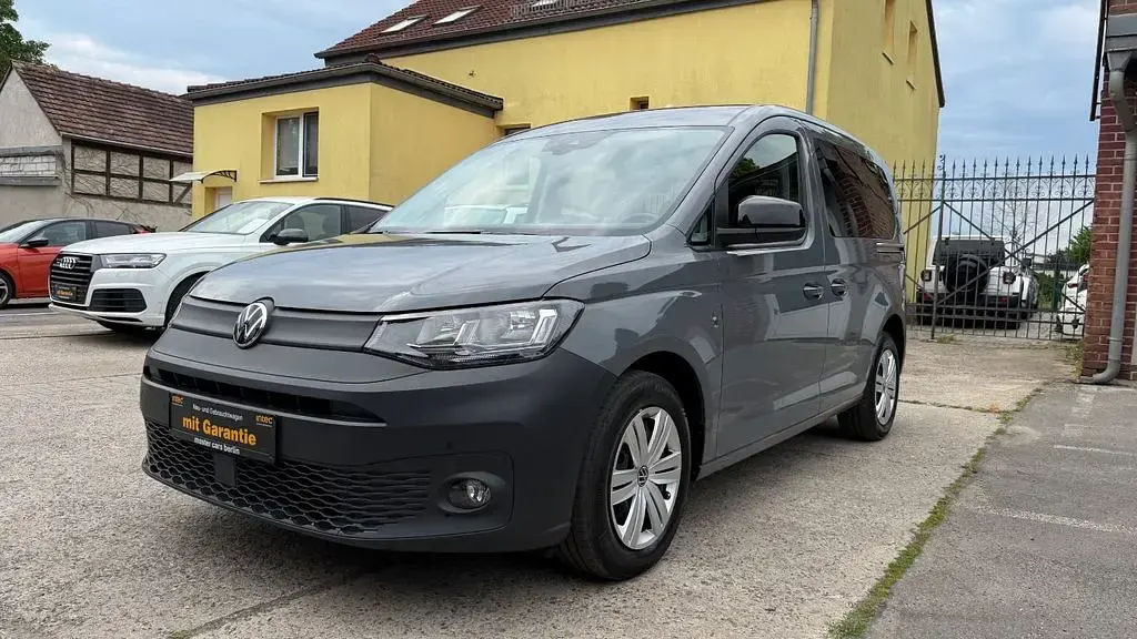 Gebraucht VW Caddy Basis 122 PS (89 kW) 2024 Grau Van / Kleinbus