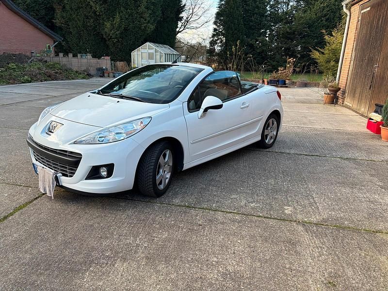 Gebraucht Peugeot 207 CC 122 PS (89 kW) 2014 Weiß Cabrio