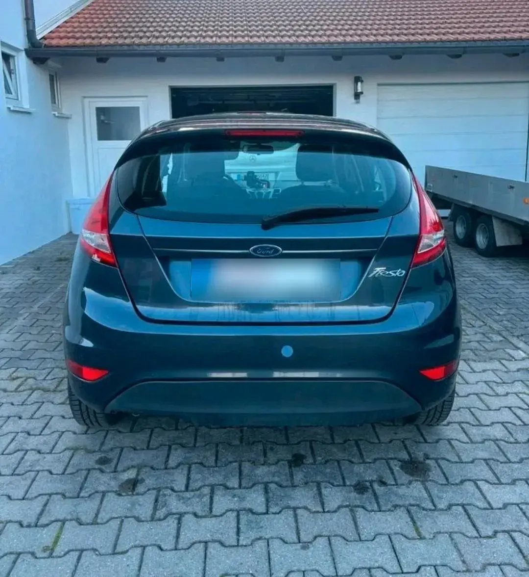 Gebraucht Ford Fiesta 82 PS (60 kW) 2008 Blau Kleinwagen
