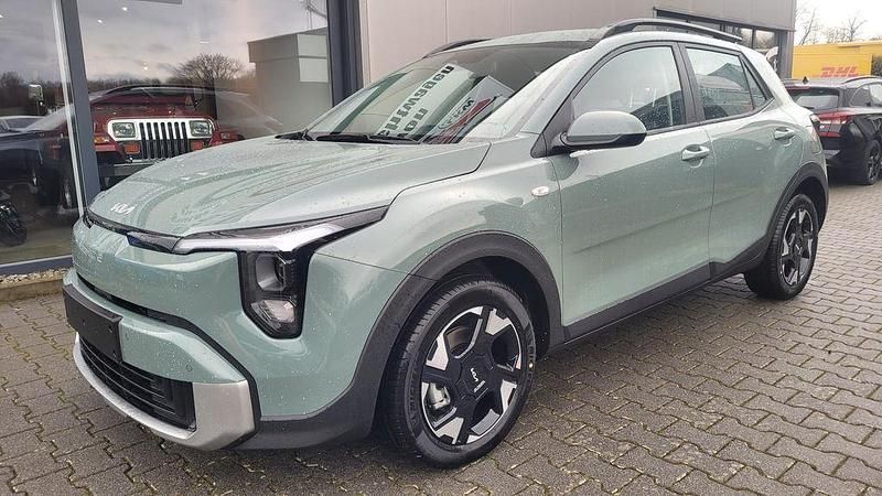 Neu Kia Stonic 101 PS (74 kW) 2025 Adventurous pastel green a2g SUV