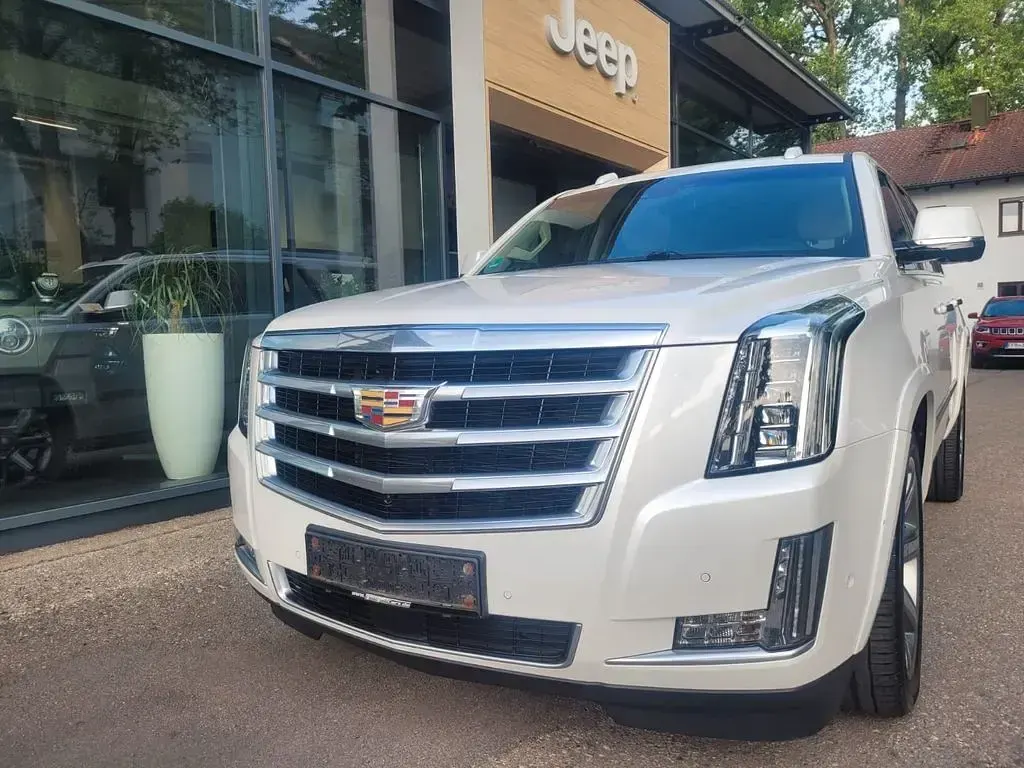 Gebraucht Cadillac Escalade 426 PS (313 kW) 2018 Weiß SUV