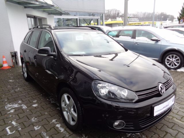 Gebraucht VW Golf VII Comfortline 140 PS (102 kW) 2013 Schwarz metallic Kombi