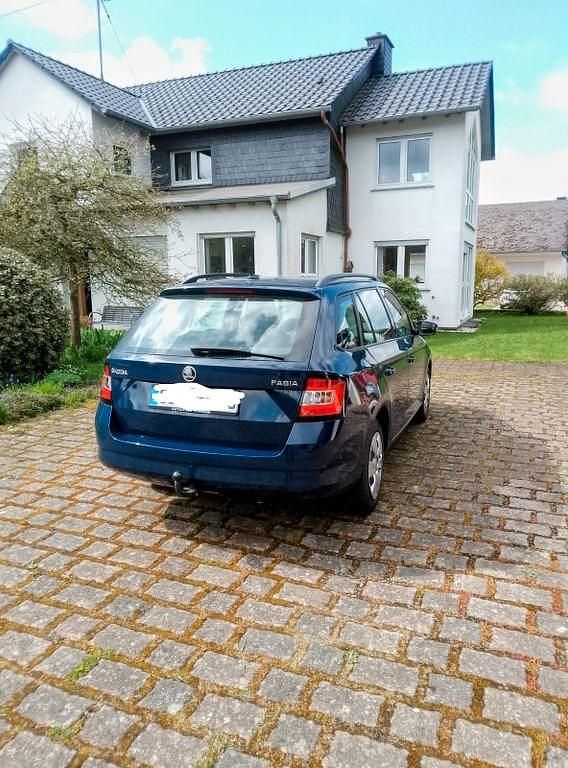 Gebraucht Skoda Fabia Ambition 95 PS (69 kW) 2018 Blau Kleinwagen