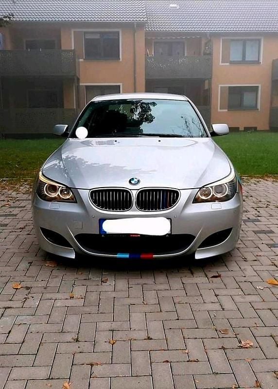 Gebraucht BMW 523 180 PS (132 kW) 2008 Silber Limousine
