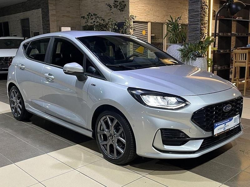 Grau Gebraucht 2023 Ford Fiesta ST-Line Kleinwagen | 15.900 € (Superpreis) - Bild 1/4