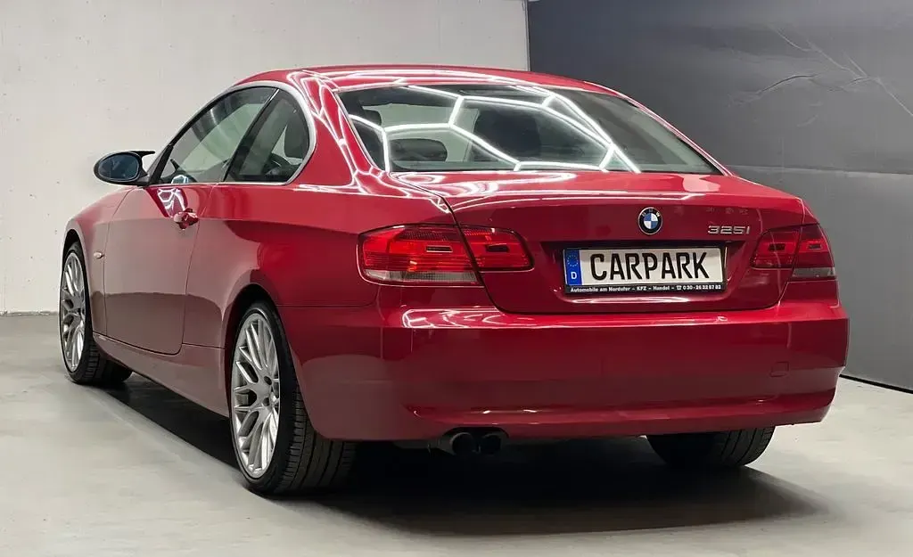 Gebraucht BMW 325 Sport Line 218 PS (160 kW) 2007 Rot Coupé
