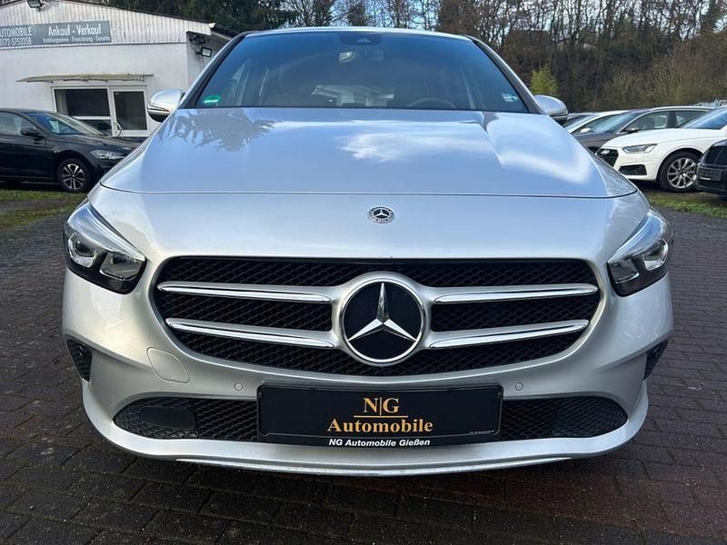 Gebraucht Mercedes B250 Progressive 224 PS (164 kW) 2019 Silber Van / Kleinbus