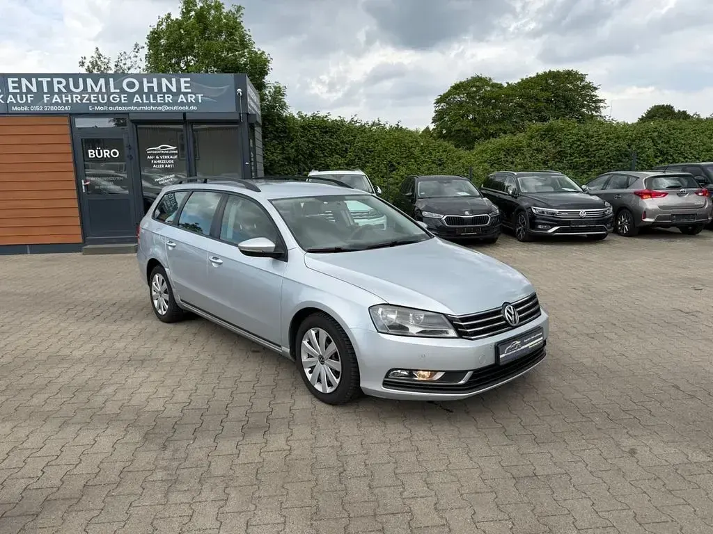 Gebraucht VW Passat Trendline 140 PS (102 kW) 2012 Silber Kombi