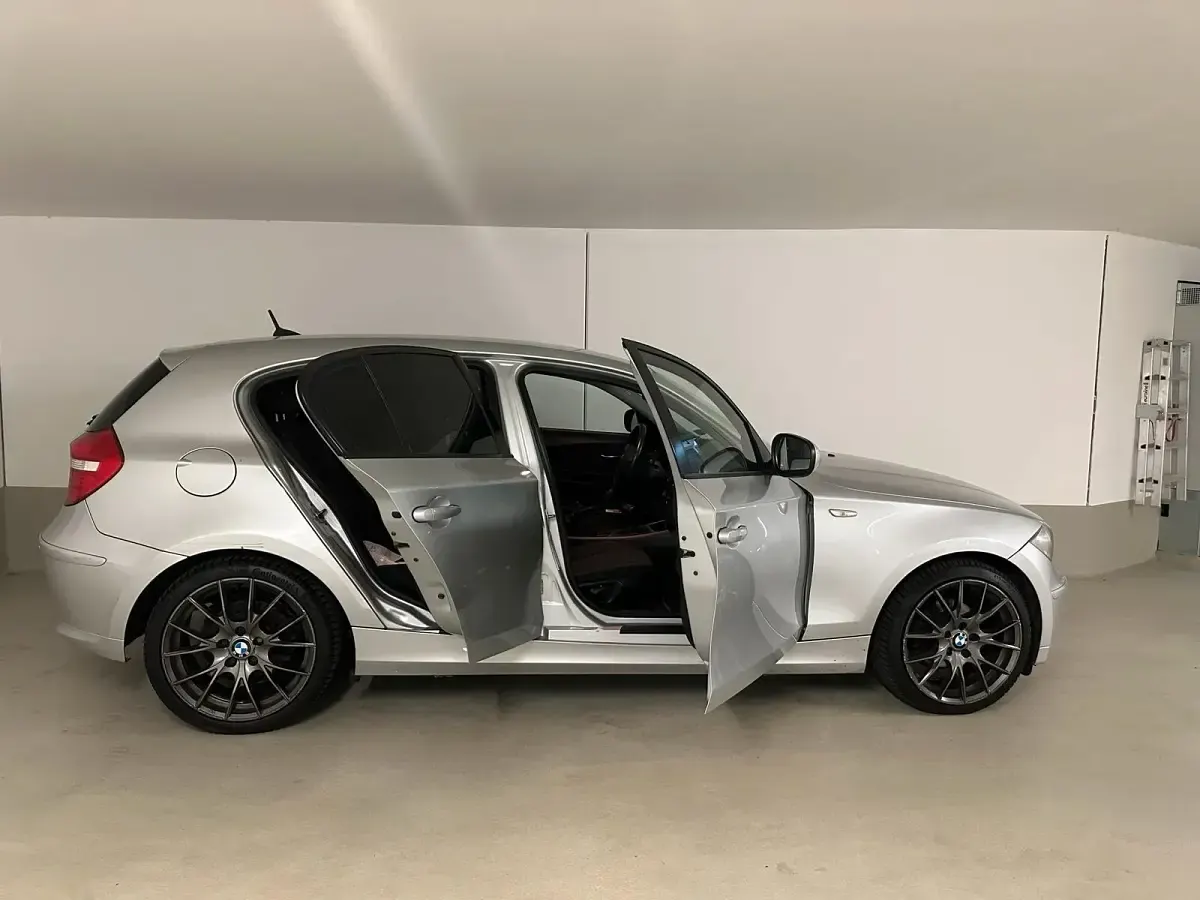 Gebraucht BMW 116 115 PS (84 kW) 2009 Grau Kleinwagen