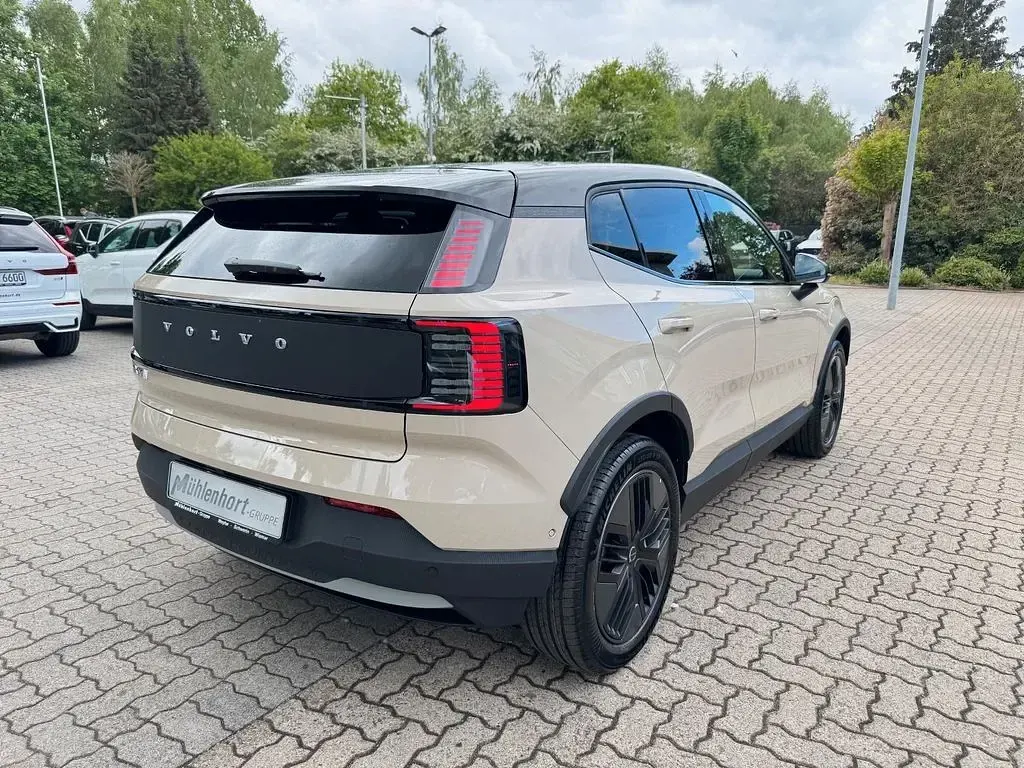 Neu Volvo EX30 CC Performance 314 kW (428 PS) 2026 Beige SUV