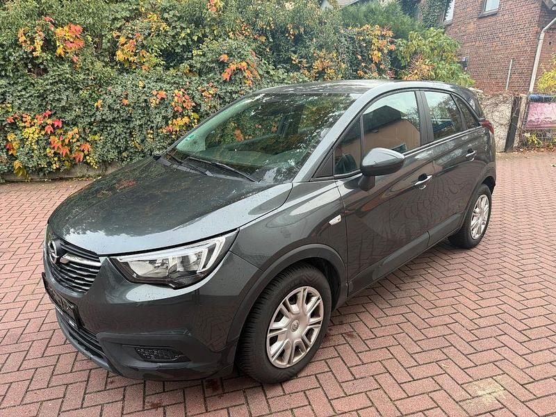 Grau Gebraucht 2018 Opel Crossland SUV | 5.950 € (Superpreis) - Bild 1/4
