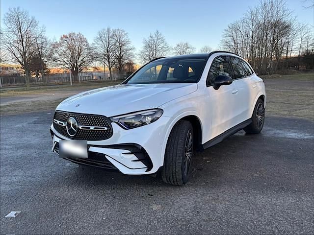 Gebraucht Mercedes GLC400d 252 PS (185 kW) 2024 Weiß SUV