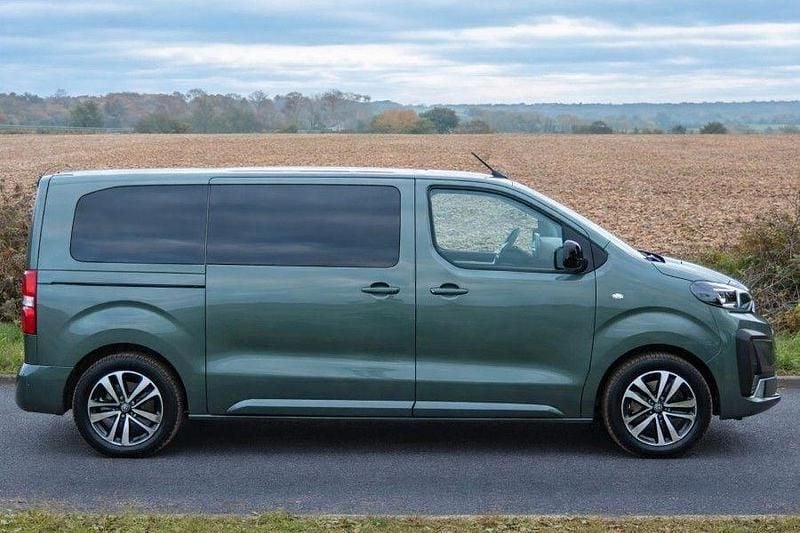 Gebraucht Citroën Spacetourer 177 PS (130 kW) 2025 Grün Van / Kleinbus