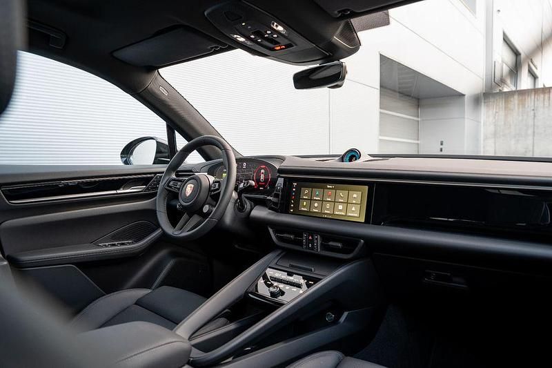 Gebraucht Porsche Macan 4 Electric 300 kW (408 PS) 2025 Schwarz SUV