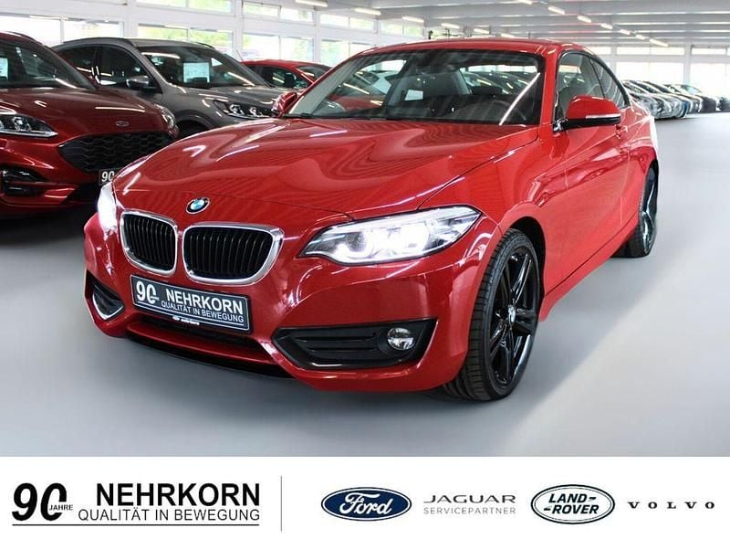 Rot Gebraucht 2017 BMW 220 Advantage Coupé | 21.950 € (Etwas zu teuer) - Bild 1/4