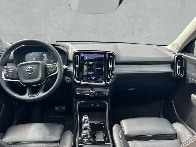Gebraucht Volvo XC40 Inscription 197 PS (144 kW) 2021 Blau SUV