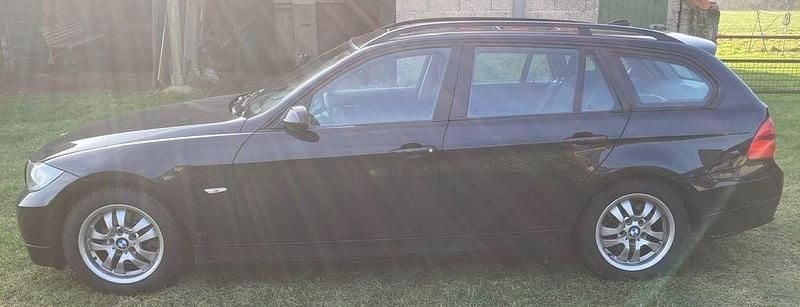 Gebraucht BMW 318 129 PS (94 kW) 2007 Schwarz Kombi