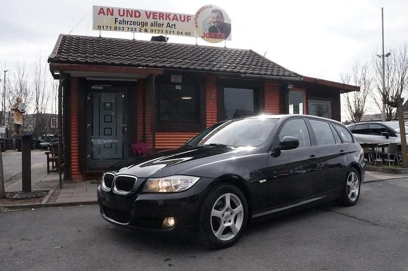 Gebraucht BMW 318 143 PS (105 kW) 2010 Schwarz Kombi