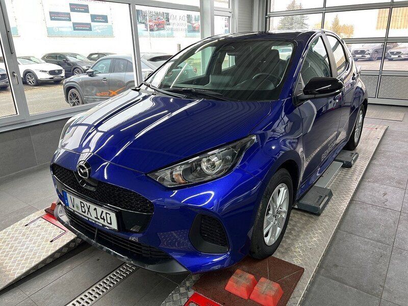 Glass blue Gebraucht 2024 Mazda 2 Center-Line Limousine | 23.990 € (Fairer Preis) - Bild 1/4