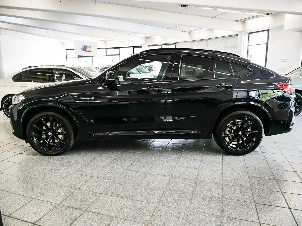 Gebraucht BMW X4 M Sport 286 PS (210 kW) 2025 Carbonschwarz SUV