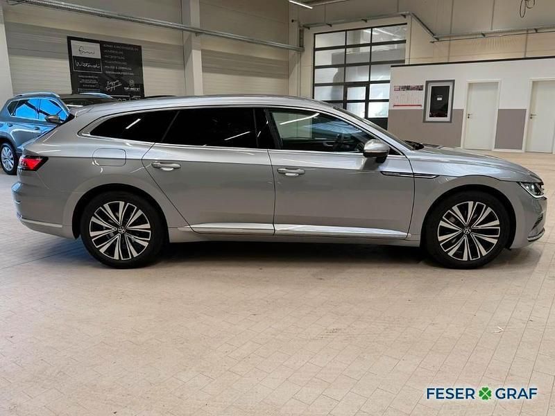 Gebraucht VW Arteon Elegance 200 PS (147 kW) 2023 Pyritsilber metallic Kombi
