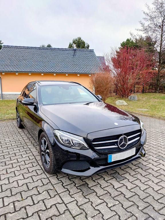 Gebraucht Mercedes C220 170 PS (125 kW) 2015 Schwarz Limousine
