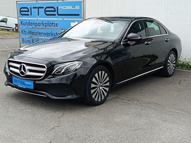 Schwarz Gebraucht 2018 Mercedes E350 Avantgarde Limousine | 23.990 € (Guter Preis) - Bild 1/4