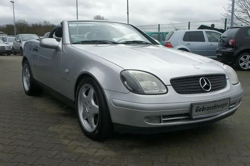 Gebraucht Mercedes SLK230 193 PS (141 kW) 2000 Silber Cabrio