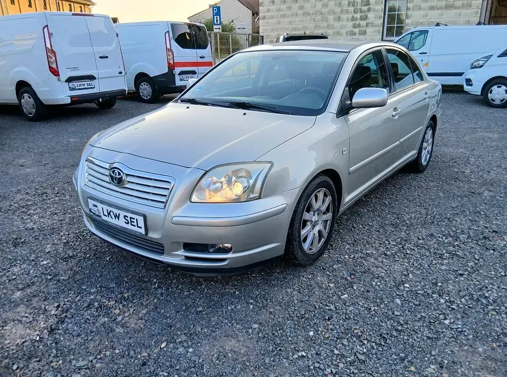 Gebraucht Toyota Avensis Sol 129 PS (94 kW) 2005 Silber Limousine
