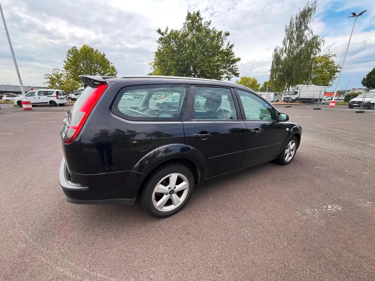 Gebraucht Ford Focus 115 PS (84 kW) 2005 Schwarz Kombi