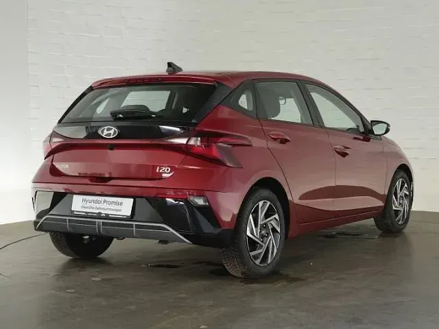 Gebraucht Hyundai i20 Trend 101 PS (74 kW) 2025 Rot Kleinwagen