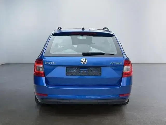 Gebraucht Skoda Octavia Ambition 116 PS (85 kW) 2019 Race blue metallic Kombi