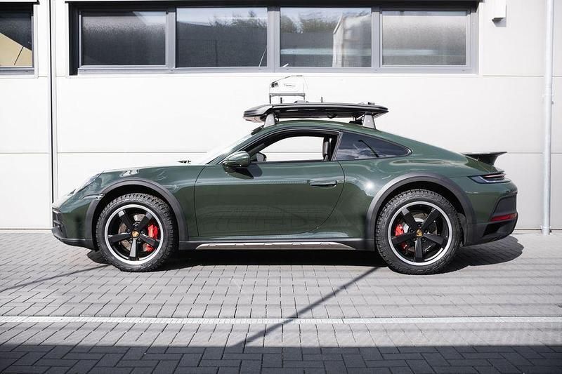 Underberggrün Neu 2024 Porsche 992 Coupé | 389.900 € - Bild 1/4